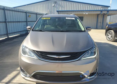 2018 Chrysler Pacifica Hybrid Touring L z USA, uszkodzony, nr VIN 2C4RC1L74JR164419